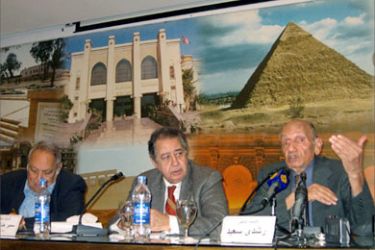 ضيوف محاضرة "تعمير الصحراء" التي عقدها المجلس الأعلى للثقافة مساء السبت