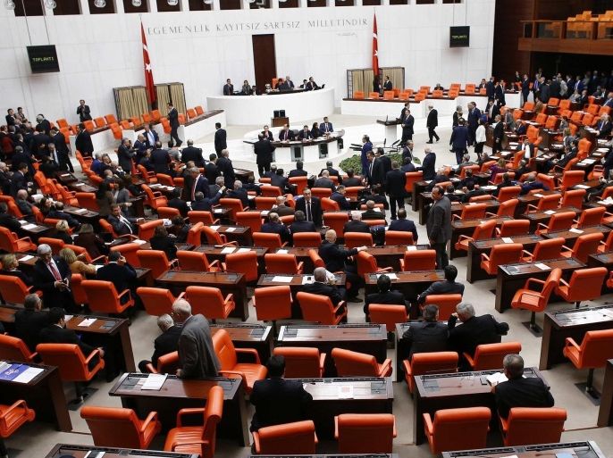 Turkish Parliament convene for a debate in Ankara January 20, 2015. Parliament was to vote on Tuesday on whether to commit four former ministers for trial over the corruption allegations. REUTERS/Umit Bektas (TURKEY - Tags: POLITICS CRIME LAW)