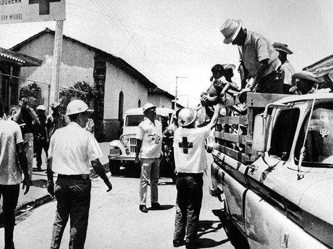 الموسوعة - Trucks and jeeps are brought into action to uplift the persons displaced by the "Football War" between Honduras and El Salvador. July 29,1969. (Photo by Express/Hulton Archive/Getty Images)