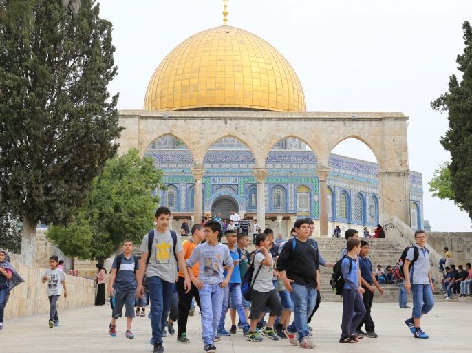 أطفال القدس والداخل الفلسطيني المحتل يتوافدون إلى المسجد الأقصى