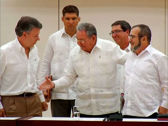 الكولومبيون ينهون بالسلام نصف قرن من الاقتتال