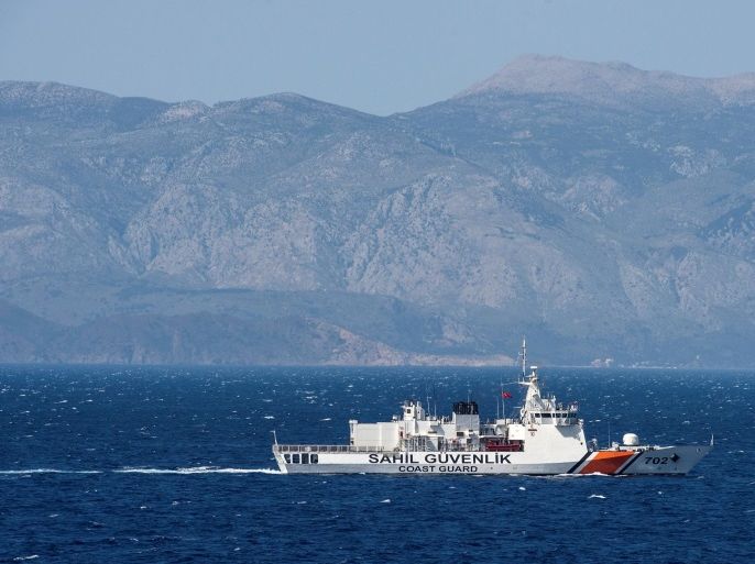 A Turkish coast guard ship patrols in the Aegean Sea, off the Turkish coast, April 20, 2016. The Bonn is part of a NATO naval presence in the Aegean Sea meant to observe and monitor illegal naval movement between Turkey and Greece. REUTERS/John MacDougall/Pool