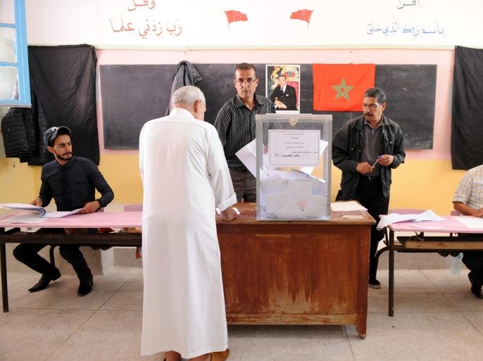 Moroccan vote in the parliamentary elections at a polling station in the capital Rabat, Morocco, 07 October 2016. Moroccans vote to elect a new parliament.