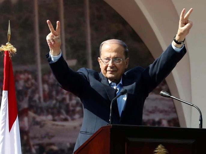 Lebanese President Michel Aoun gestures to his supporters during an event celebrating his presidency, at the presidential palace in Baabda, near Beirut, Lebanon November 6, 2016. REUTERS/Mohamed Azakir TPX IMAGES OF THE DAY