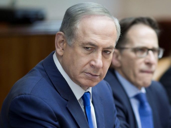 Israeli Prime Minister Benjamin Netanyahu attends the weekly cabinet meeting at his office in Jerusalem January 8, 2017. REUTERS/Abir Sultan/Pool