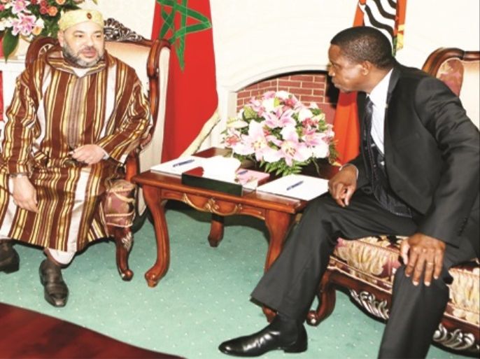صورة نشرها موقع ذي تايمز أوف زامبيا لرئيس البلاد مع ملك المغرب