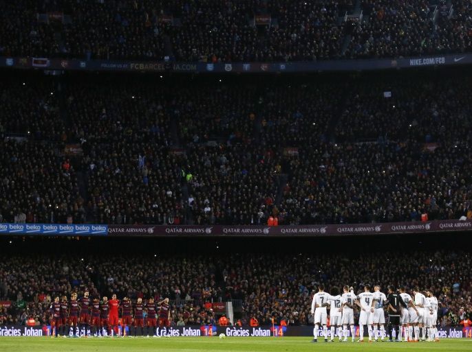 Football Soccer - FC Barcelona v Real Madrid - La Liga - Camp Nou, Barcelona - 2/4/16General view as the players officials and fans observe a minutes silence in memory of Johan Cruyff before the matchReuters / Juan MedinaLivepicEDITORIAL USE ONLY.