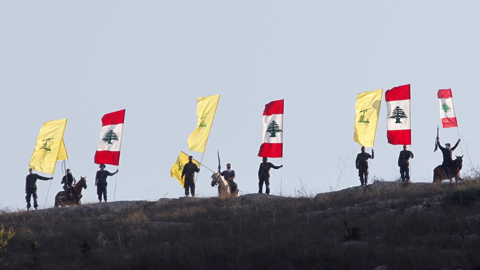 حزب الله جعل لبنان دولة خامسة في جيب المرشد الأعلى، مع ما يستتبع ذلك من تداعيات الاندماج بالثقافة الخمينية، وانهزام واضح للدور الرسالي الذي اشتهر به لبنان