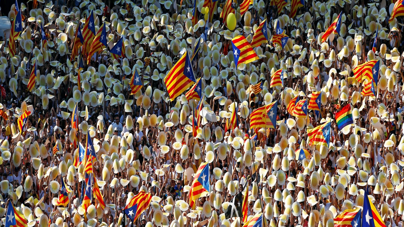 تُعَد أزمة كتالونيا إشارة قوية من التاريخ إلى أن أوروبا تحتاج إلى تطوير نوع جديد من السيادة، يعمل على تعزيز المدن والمناطق، وتذويب الذاتية الوطنية، ودعم المعايير الديمقراطية