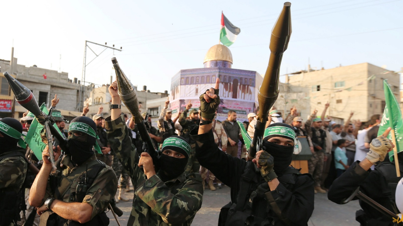 الأغلبيّة العظمى ترى بأن عقدة المصالحة الحقيقية هي سلاح حماس الذي يُعدُّ السّبب الرئيس لشعبيّتها الواسعة، كما يخشون أن تصبح الحالة مماثلة لحزب الله في لبنان