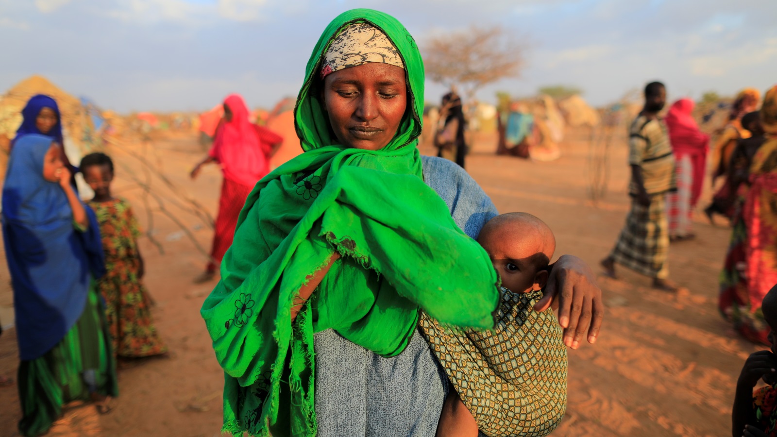 أمل الصومال المتحد، الذي ينبذ العنصرية والقبلية؛ صار من التاريخ وحديث الناس، أما في الواقع فهي قبلية قد تشبعت بالفدرالية؛ وأعطي لها الضوء الأخضر في إزالة آخر قطرة لأمل الأخوية الصومالية