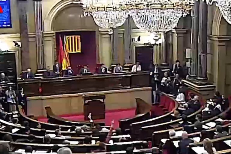 برلمان كتالونيا يقر الحقوق السياسية "للسجناء السياسيين" من نوابه