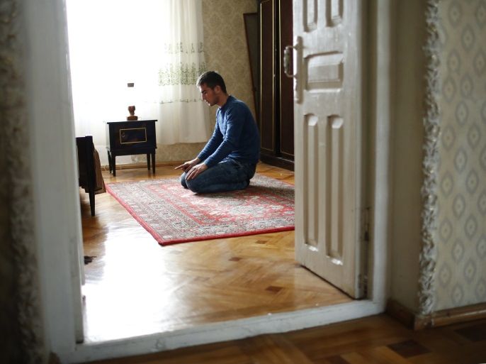 مدونات - مسلم يصلي
