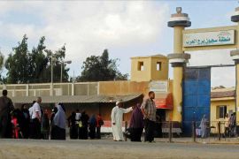 منظمات حقوقية أدانت ممارسات السجون المصرية ضد آلاف من سجناء الرأي (الجزيرة-أرشيف)