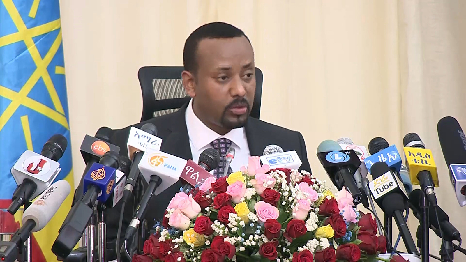 يبقى الوضع في أثيوبيا قابل لكل الاحتمالات ولكن لن يستمر الوضع على ما هو عليه الآن وإذا واصل رئيس الوزراء على هذا المنوال في سياسته الداخلية سيواجه صعوبات كبيرة في المستقبل