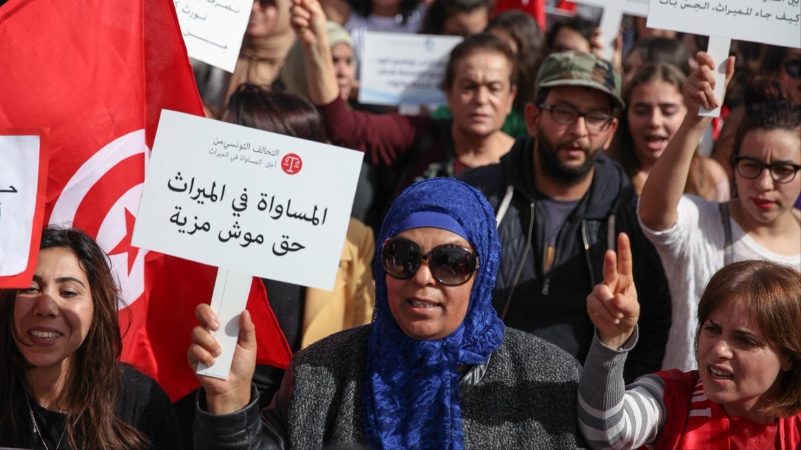 أصبح الهم الوحيد للنظام البحث عن بعض القضايا التي يعتبرها البعض سابقة لأوانها وأطراف أخرى تعتبرها قضايا تمس من عقيدة الشعب التونسي المسلم كمسائل المساواة في الميراث أو المثلية