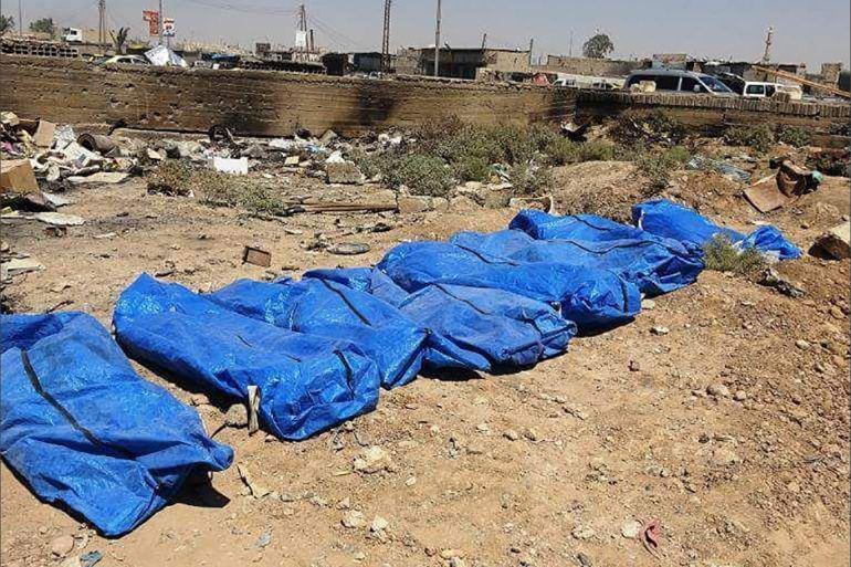 مجلس الرقة المدني ينسب قتل المدنيين ودفنهم في المقابر الجماعية لتنظيم الدولة الإسلامية (الجزيرة)