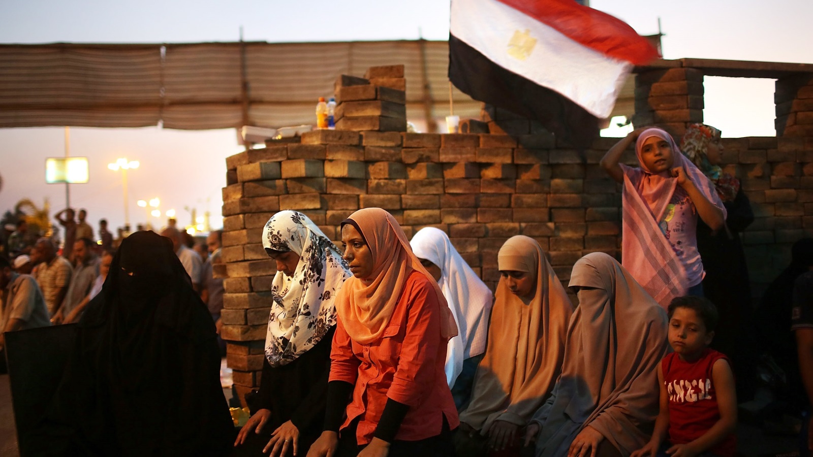 يعد حيز الإخوان بيئة حاضنة للمرأة، خاصة الملتزمات دينيا والمحافظات اجتماعيا في أقاليم مصر المختلفة