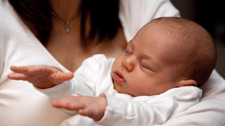 Nagwan Lithy - استخدام الضوضاء البيضاء يجعل طفلك يغط في نوم عميق (بيكساباي) - في 4 أيام فقط كيف تُساعدين طفلك على النوم ليلا؟