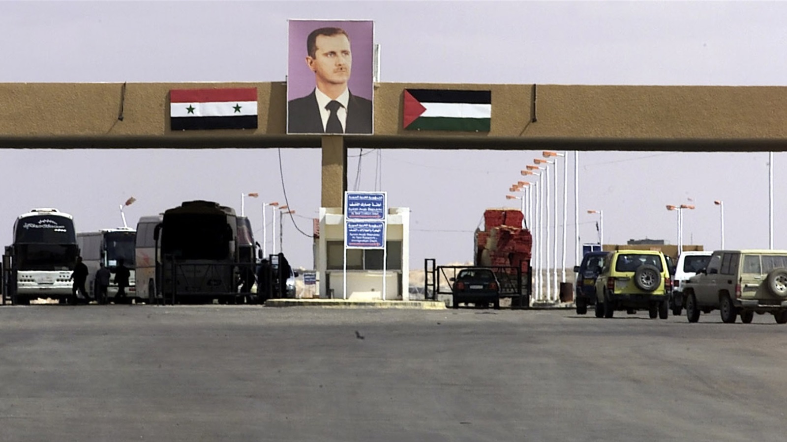 قوات التحالف الأميركي تسيطر على معبر التنف الحدودي وتغلق طريق دمشق-بغداد السريع، وهو واحد من ثلاثة معابر حدودية رئيسية بين البلدين
