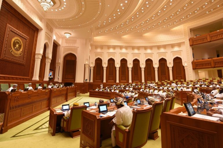 يختار العمانيون ممثليهم في مجلس الشورى - صورة أرشيفية من الدورة الماضية. .الصور أرشيفية من وكالة الأنباء العمانية