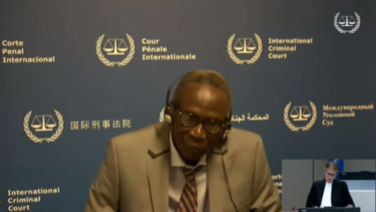 مثول علي كوشيب المتهم بارتكاب جرائم حرب في دارفور أمام المحكمة الجنائية الدولية