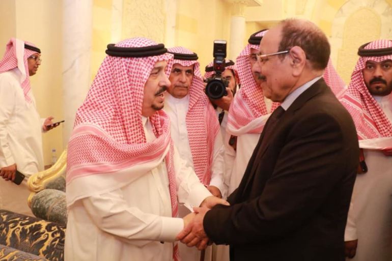 نائب رئيس الجمهورية اليمنية علي محسن الأحمر يتعرض لحملة تشويه سعودية - الجزيرة نت