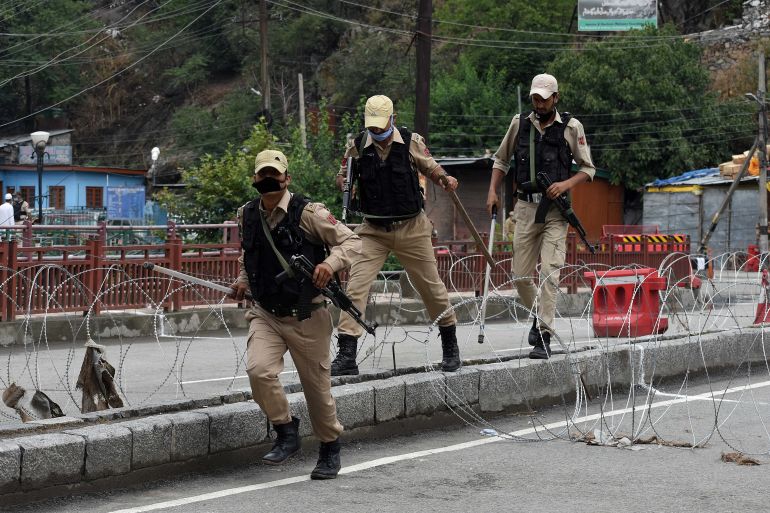 Strict restrictions in Srinagar on 8th Muharram