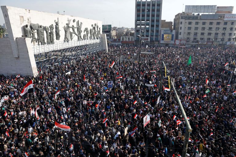 Protesters gather to support Iraq's Sadr