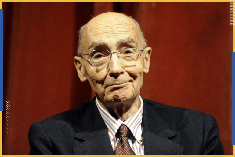 epa01897930 Portoguese writer and 1998 Nobel Prize in Literature Laureate Jose Saramago smiles during the presentation of the Italian edition of his new book entitled 'Il Quaderno' (The Notebook), published by Bollati Boringhieri, at the Teatro...