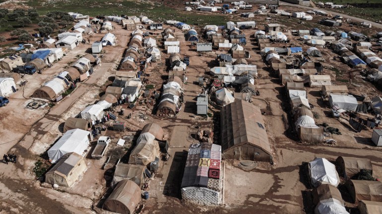 - سوريا - إدلب - أكثر من مليوني نازح سوري يسكنون في المخيمات ومعظمهم يعتمد على المساعدات الإنسانية في تأمين قوت يومهم. الجزيرة نت