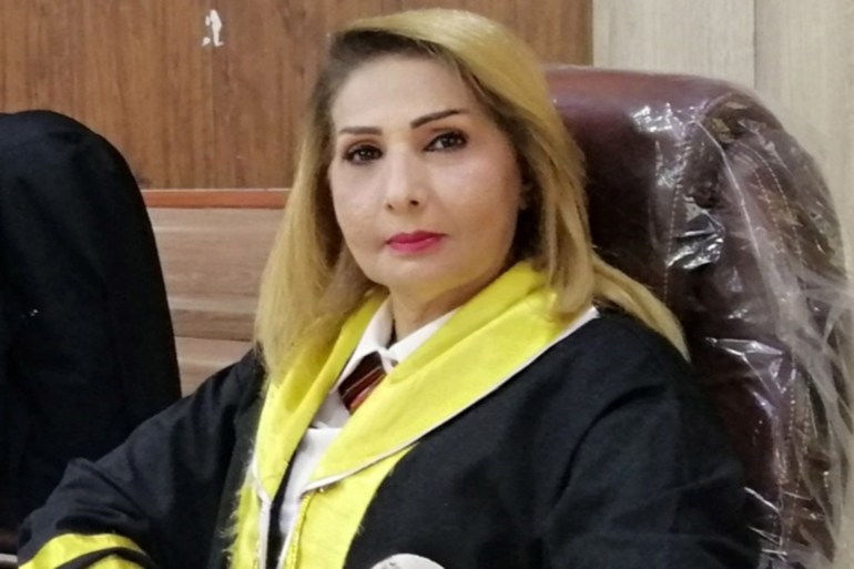 أستاذة علم النفس في جامعة بغداد الدكتورة شيماء عبدالعزيز العباسي/ الجزيرة