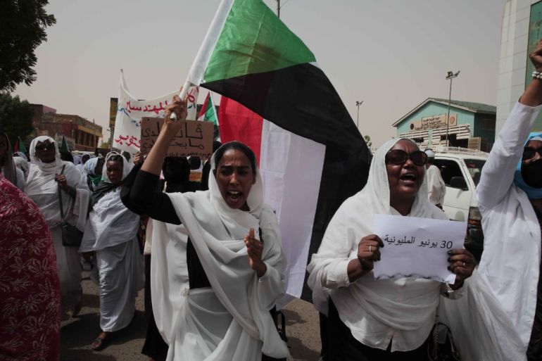 الدعوات تتعاظم للخروج في مواكب 30 يونيو بكل أنحاء السودان (الجزيرة نت)