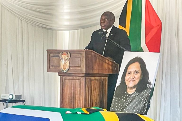 الرئيس الجنوب افريقي أثناء الحديث في التأبين