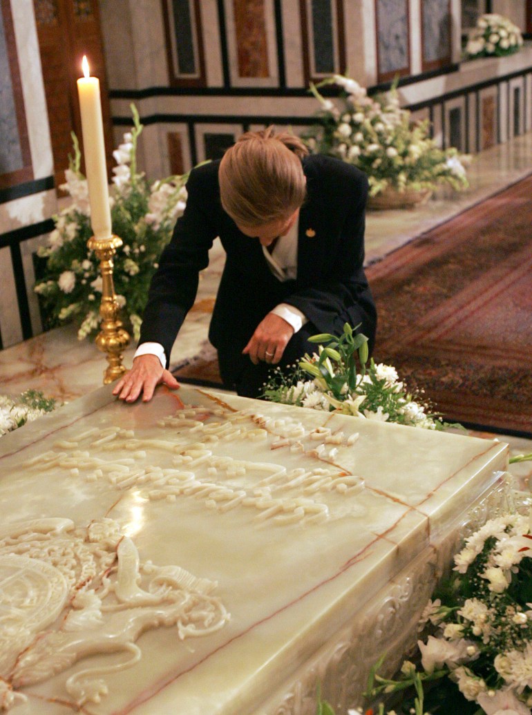 Farah Pahlavi, the wife of the last Shah of Iran pays respect at her husband's tomb at Al Rifa'i Mosque on the 27th anniversary of his death in Cairo