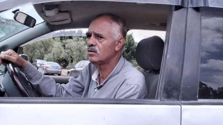 سائق حافلة أجرة بدرجة أستاذ دكتور.. غضب في المنصات اليمنية بعد نشر أكاديمي صورا له