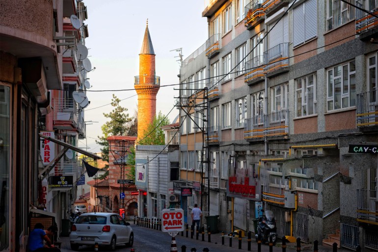 بورصة - تركيا Minaret of old mosque at the end of shopping street in Bursa, Turkey - April 13, 2017 gettyimages-953214410