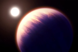 كوكب "واسب 39ب" قريب جدا لنجمه، تصل درجة الحرارة على سطحه إلى 900 درجة مئوية المصدر: جيمس ويب