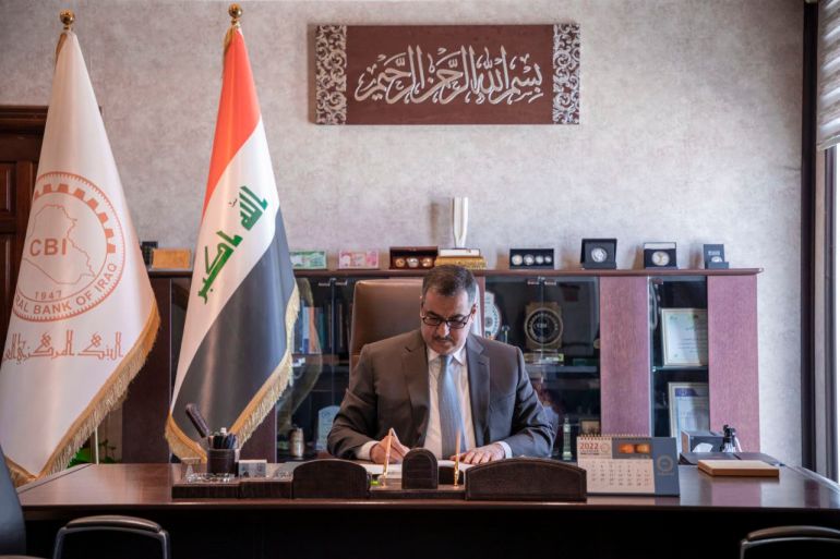 محافظ البنك المركزي العراقي مصطفى غالب مخيف (الجزيرة نت)