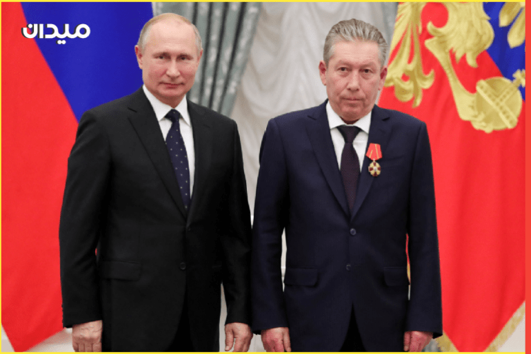 Russian President Vladimir Putin stands next to First Executive Vice President of oil producer Lukoil Ravil Maganov after decorating him with the Order of Alexander Nevsky during an awarding ceremony at the Kremlin in Moscow, Russia, November 21, 2019. Sputnik/Mikhail Klimentyev/Kremlin via REUTERS ATTENTION EDITORS - THIS IMAGE WAS PROVIDED BY A THIRD PARTY.