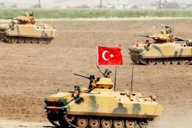 هجوما صاروخيا تعرضت قاعدة زيلكان العسكرية التركية شمال شرق مدينة الموصل،