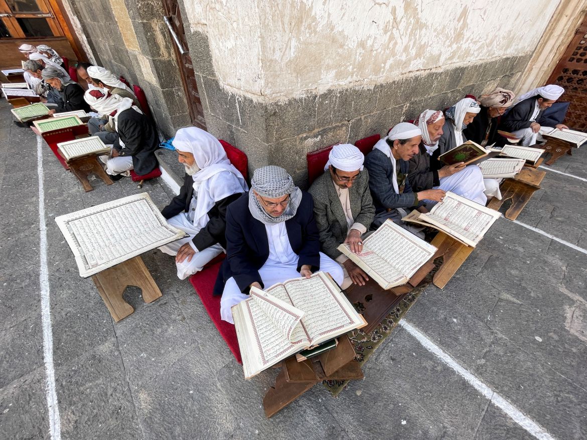 People read the Koran at the Grand Mosque ahead of the fasting month of Ramadan in Sanaa People read the Koran at the Grand Mosque ahead of the fasting month of Ramadan in Sanaa, Yemen March 22, 2023. REUTERS/Khaled Abdullah DATE 22/03/2023 SIZE 4032 x 3024