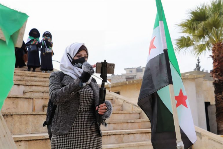سوريا - إدلب - نجح عدد من الإعلاميات السوريات في العمل الصحفي رغم حجم التحديات المتعلقة بالمجتمع والسلطات المحلية