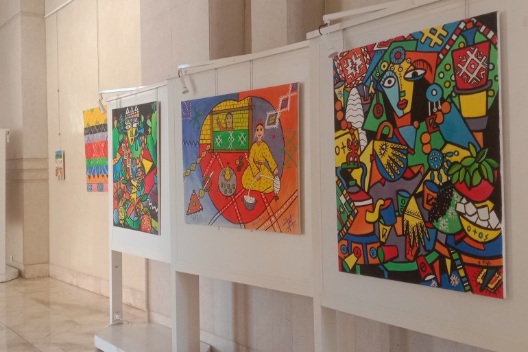رواق فني في المعهد الملكي للثقافة الأمازيغية/ مصدر الصورة: الجزيرة