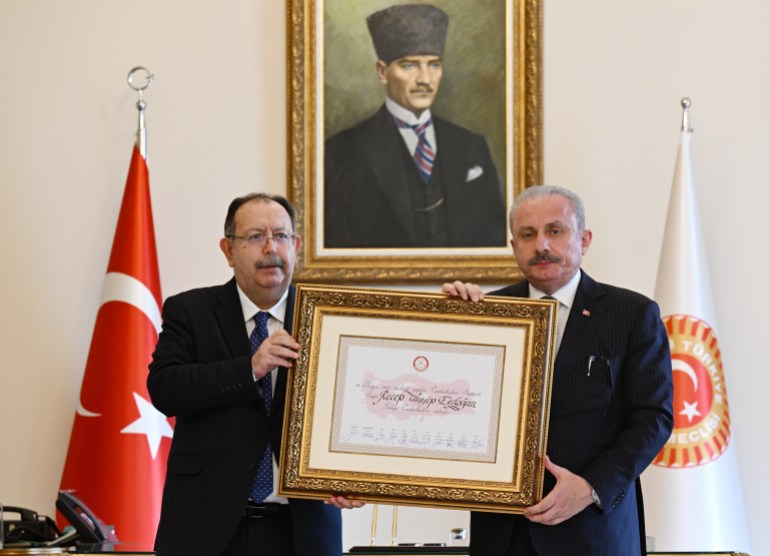 Ahmet Yener delivers a mandate of Turkish President Recep Tayyip Erdogan