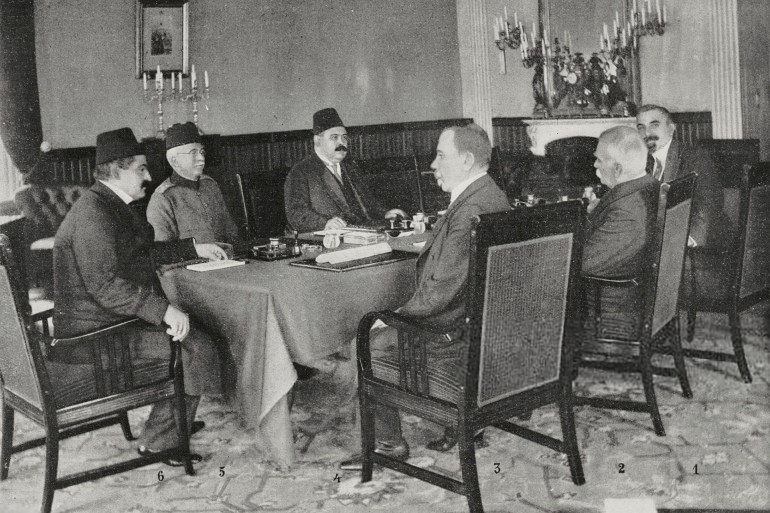 Session of the Turkish-Bulgarian delegates to conclude the peace talks returning Adrianople (Edirne) and Thrace to Turkey: 1 Tocheff, 2 Natchivitch, 3 General Savoff, 4 Prime Minister Halil Bey, 5 Minister of the Navy Mahmud Pacha, 6 Interior Minister Talat Bey; Istanbul, Turkey, Second Balkan War, photograph by Georges Hurmuz, from L'Illustrazione Italiana, Year XL, No 39, September 28, 1913.