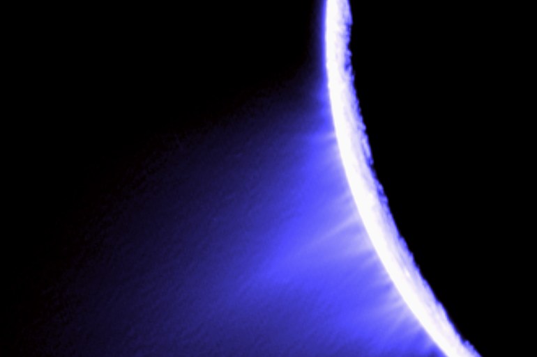 (FILES)This Cassini spacecraft image released by NASA/JPL/Space Science Institute shows icy geysers spewing from the south polar region of Saturn's moon Enceladus. Huge geysers on Saturn's moon Enceladus may be fed by a salty sea below its surface, boosting the odds of extraterrestrial life in our own Solar System, according to a study released on June 24, 2009. Researchers in Europe detected salt particles in the volcanic vapour-and-ice jets that shoot hundreds of kilometres (miles) into space, the strongest evidence to date of a liquid ocean under the moon's icy crust.Scientists already knew that tiny Enceladus, only 500 kilometers across, had two of the three essential ingredients for the emergence of life. AFP PHOTO/NASA/JPL/Space Science Institute =GETTY OUT= (Photo by HO / NASA/JPL/Space Science Institute / AFP)