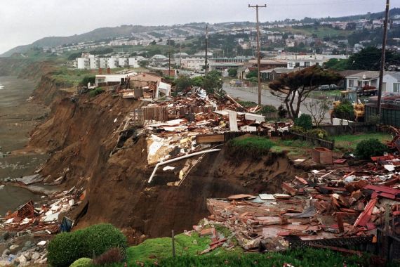 The remains of homes in Pacifica, Calif., following relentless storms during the 1997–98 El Niño. (Image credit: AP Photo/Adam Turner)