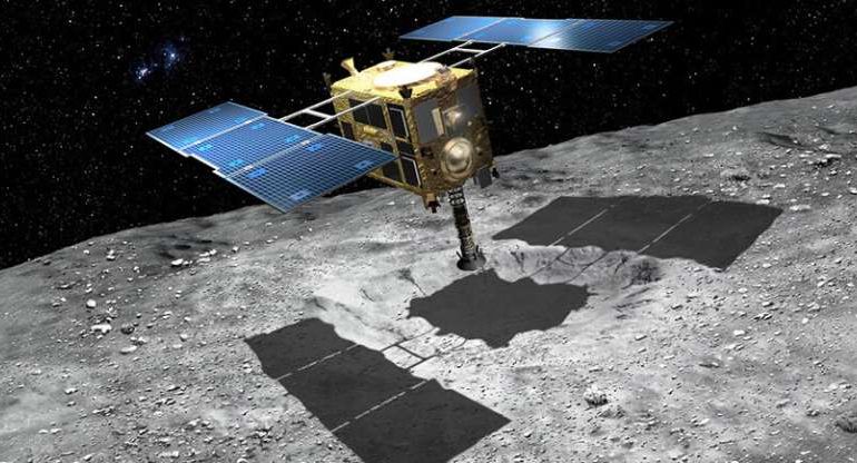 العينة جلبتها المركبة الفضائية اليابانية هايابوسا إلى الأرض في عام 2010
