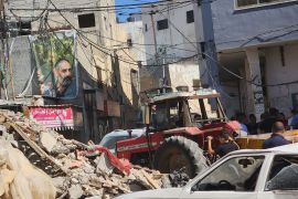 صورة 6- فلسطين- جنين- عزيزة نوفل- الدمار في ساحة مخيم جنين - الجزيرة نت